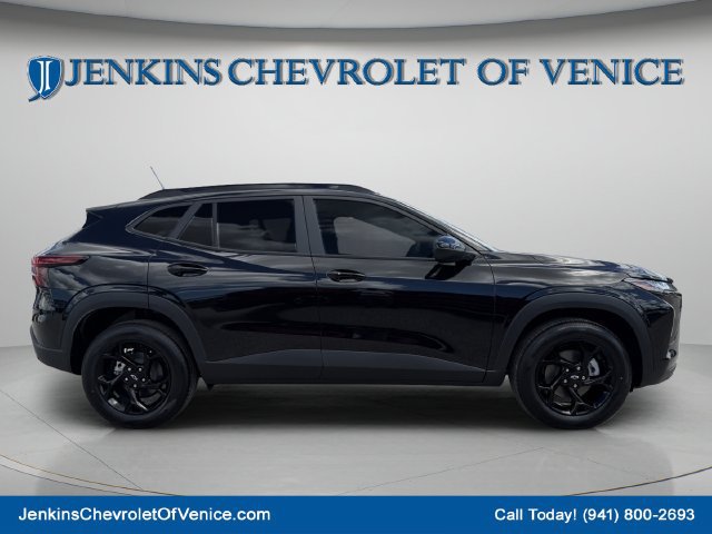 New 2026 Chevrolet Trax LT w/ Sunroof Package FWD image 2