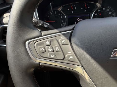 Used 2023 Chevrolet Equinox LT image 25