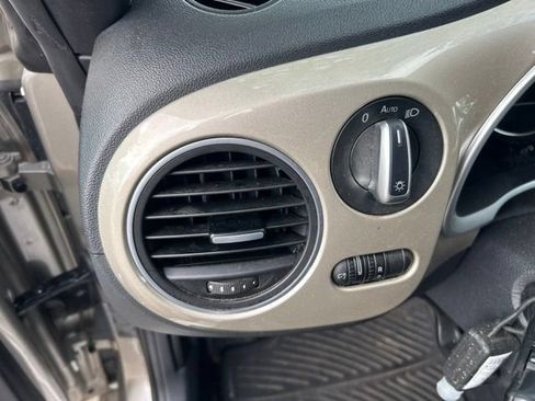 Used 2016 Volkswagen Beetle 1.8T S FWD image 12