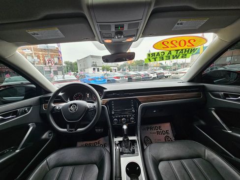 Used 2022 Volkswagen Passat 2.0T image 15