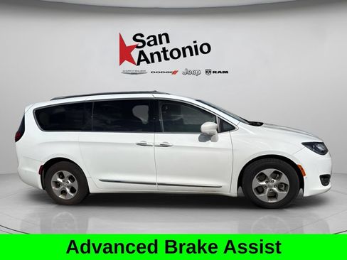 Used 2017 Chrysler Pacifica Touring-L Plus w/ Advanced Safetytec Group FWD image 14