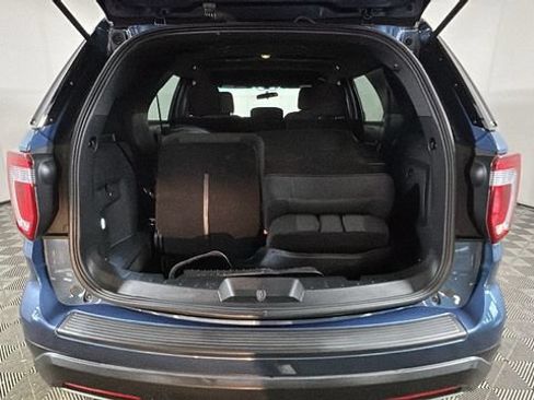 Used 2018 Ford Explorer XLT AWD/4WD image 27