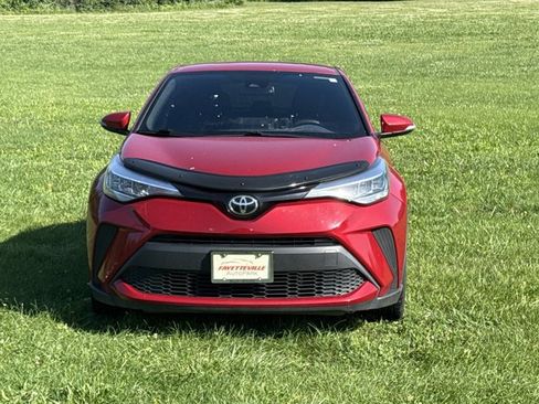 Used 2021 Toyota C-HR XLE FWD image 2