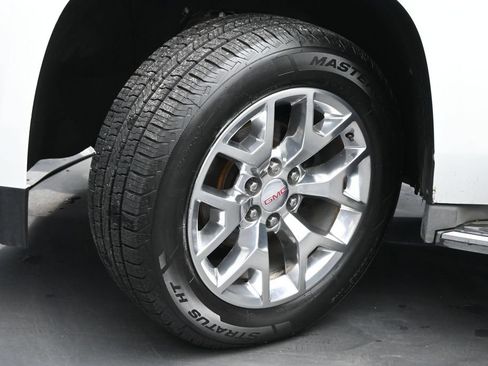 Used 2015 GMC Yukon XL SLT w/ Open Road Package RWD image 22