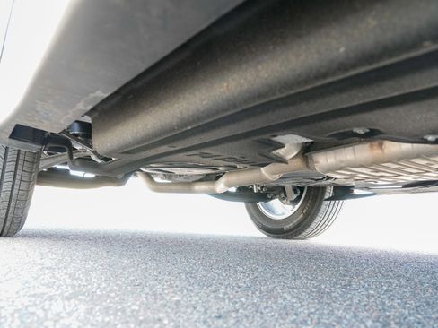 Used 2023 Jeep Grand Cherokee Limited AWD/4WD image 17