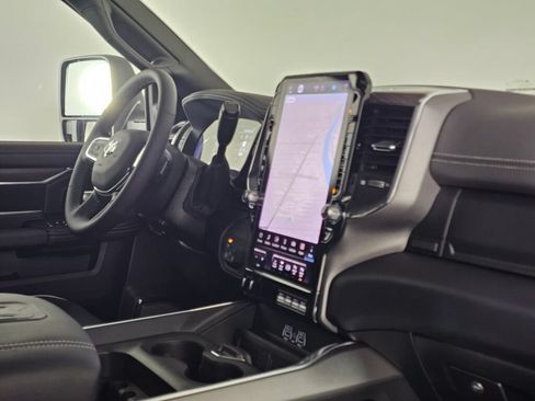 New 2026 RAM 3500 Laramie AWD/4WD image 40