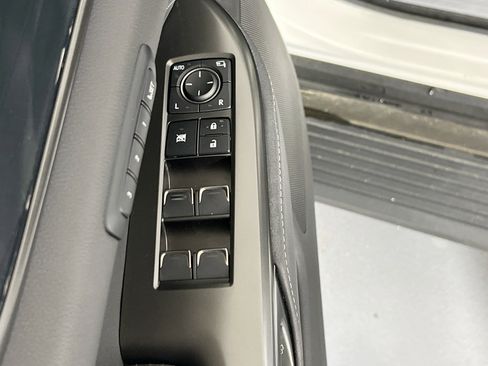 Used 2022 Lexus NX 350h image 17