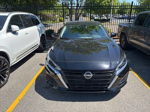 Used 2023 Nissan Altima 2.5 SV w/ SV Premium Package image 27