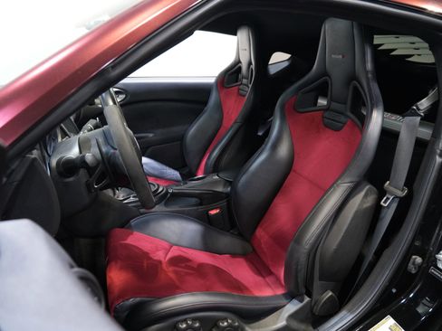 Used 2018 Nissan 370Z NISMO RWD image 25