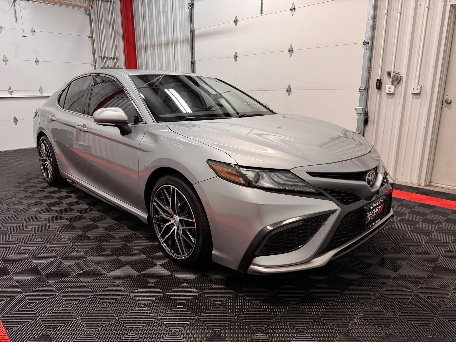 Used 2022 Toyota Camry XSE FWD image 5