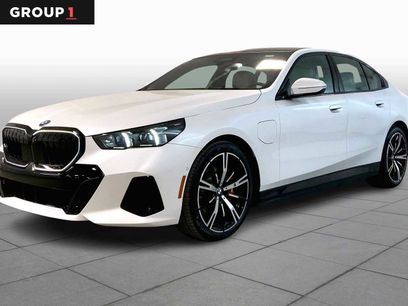 New 2026 BMW 550e xDrive w/ Executive Package