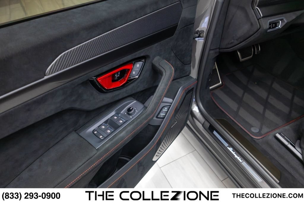 Used 2023 Lamborghini Urus Performante AWD/4WD image 39