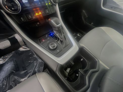 Used 2025 Toyota RAV4 XLE Premium w/ Weather Package AWD/4WD image 25