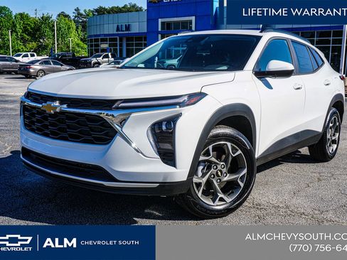 New 2026 Chevrolet Trax LT w/ Driver Confidence Package FWD image 3