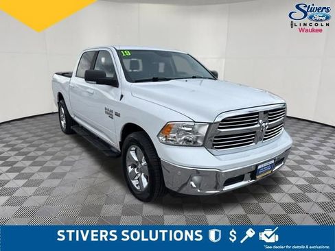 Used 2019 RAM 1500 Big Horn AWD/4WD image 3