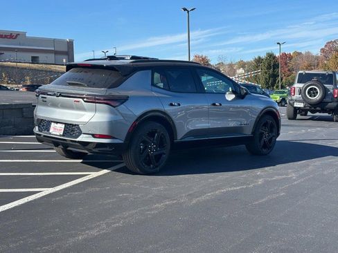 New 2026 Chevrolet Equinox EV RS image 3