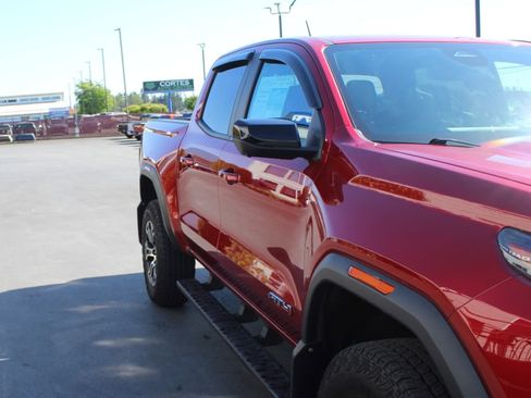 Used 2023 GMC Canyon AT4 w/ Technology Package AWD/4WD image 9