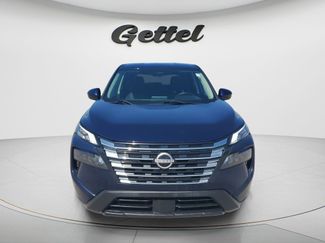 Used 2024 Nissan Rogue SV video 2