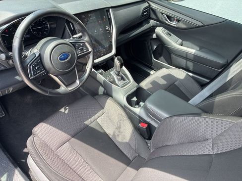 Used 2025 Subaru Outback Premium AWD/4WD image 17