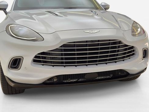 Used 2022 Aston Martin DBX AWD/4WD image 4