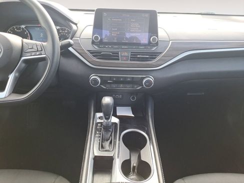 Used 2023 Nissan Altima 2.5 SV image 11