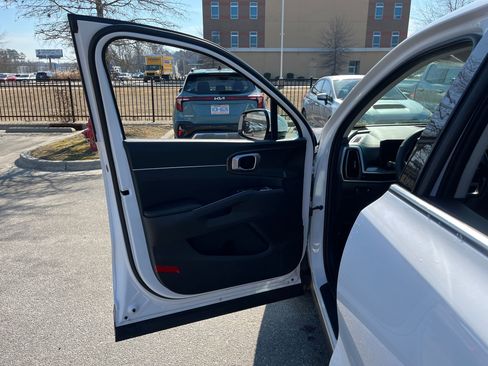 New 2026 Kia Sorento LX image 15