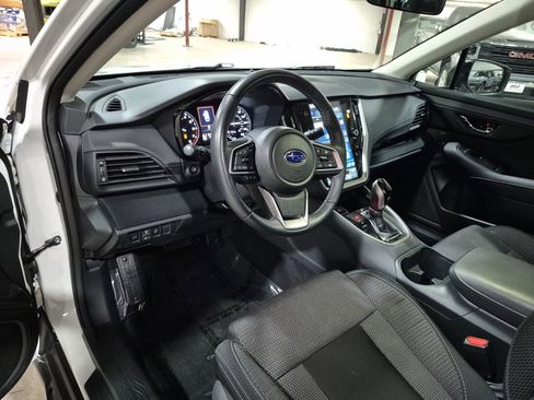 Used 2025 Subaru Outback Premium image 11