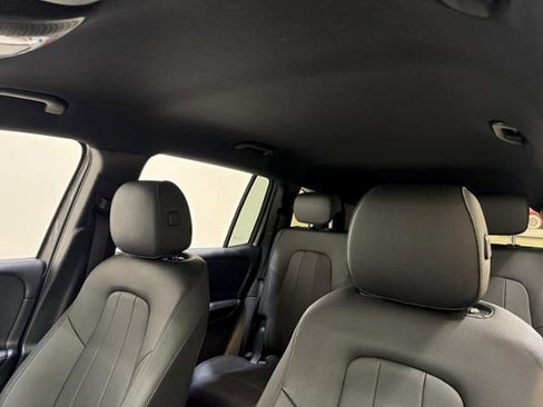 Used 2025 Mercedes-Benz GLB 250 image 8