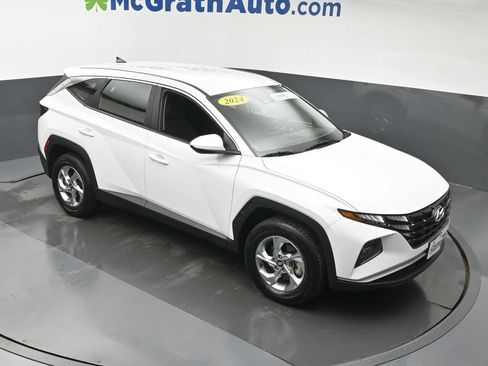 Used 2024 Hyundai Tucson SE AWD/4WD image 3