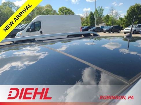 Used 2018 Jeep Cherokee Limited AWD/4WD image 7