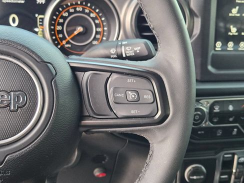 Used 2023 Jeep Gladiator Sport AWD/4WD image 26