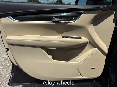 Used 2018 Cadillac XT5 FWD image 8