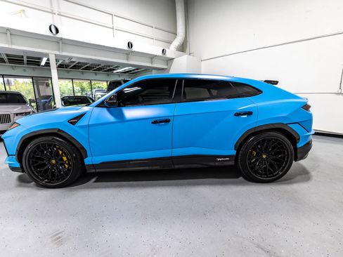 Used 2023 Lamborghini Urus Performante AWD/4WD image 17