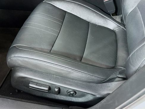Used 2019 Honda Accord Touring image 9
