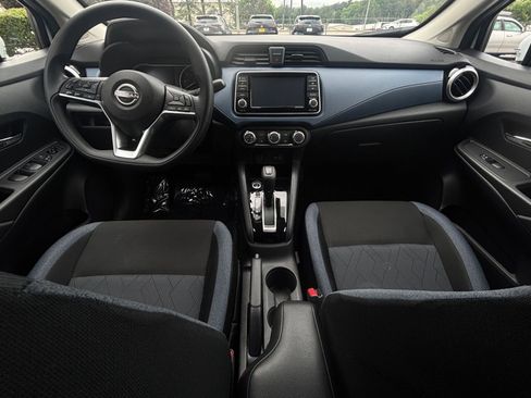 Used 2025 Nissan Versa SV FWD image 32