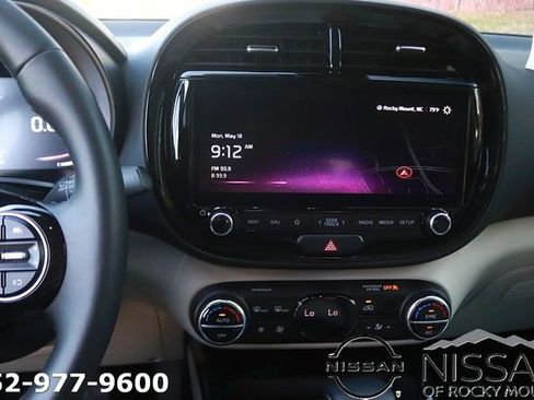 Used 2025 Kia Soul EX FWD image 20