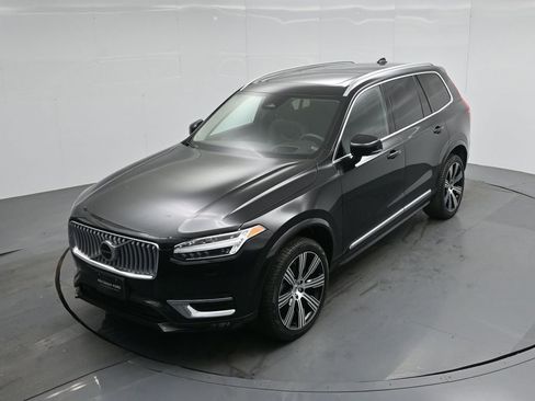 Used 2023 Volvo XC90 B6 Ultimate w/ Protection Package Premier image 37