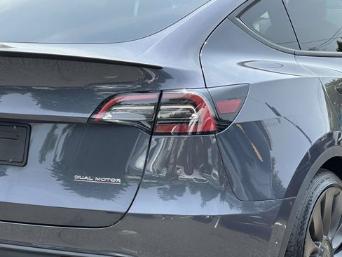 Used 2022 Tesla Model Y Performance AWD/4WD image 11