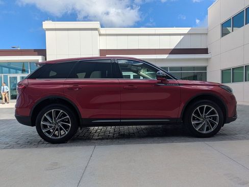 Certified 2024 Lincoln Corsair FWD w/ Equipment Group 101A image 4