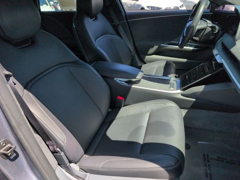 Used 2024 Lucid Air Touring AWD/4WD image 32