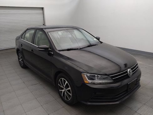 Used 2017 Volkswagen Jetta SE FWD image 13