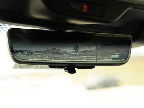 New 2025 INFINITI QX80 Sensory image 22