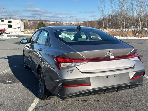 Used 2024 Hyundai Elantra SEL image 8