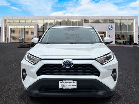 Used 2021 Toyota RAV4 XLE image 2