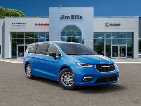 New 2026 Chrysler Pacifica Select FWD image 5