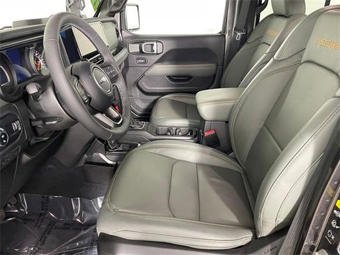 Certified 2025 Jeep Gladiator Mojave image 2