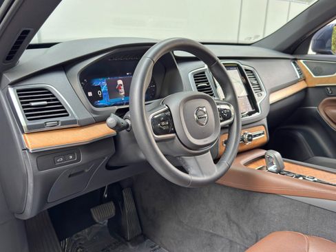Used 2023 Volvo XC90 T8 Core AWD/4WD image 14