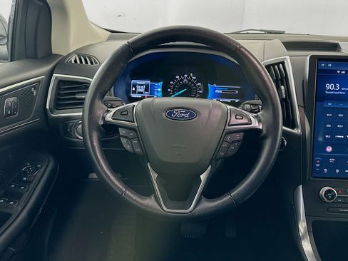 Used 2024 Ford Edge Titanium image 17