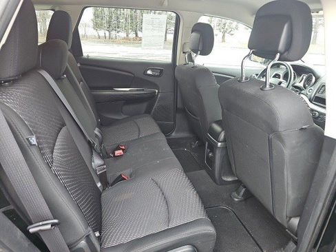 Used 2015 Dodge Journey SXT w/ Flexible Seating Group image 16