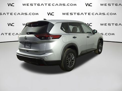 Used 2024 Nissan Rogue S image 42